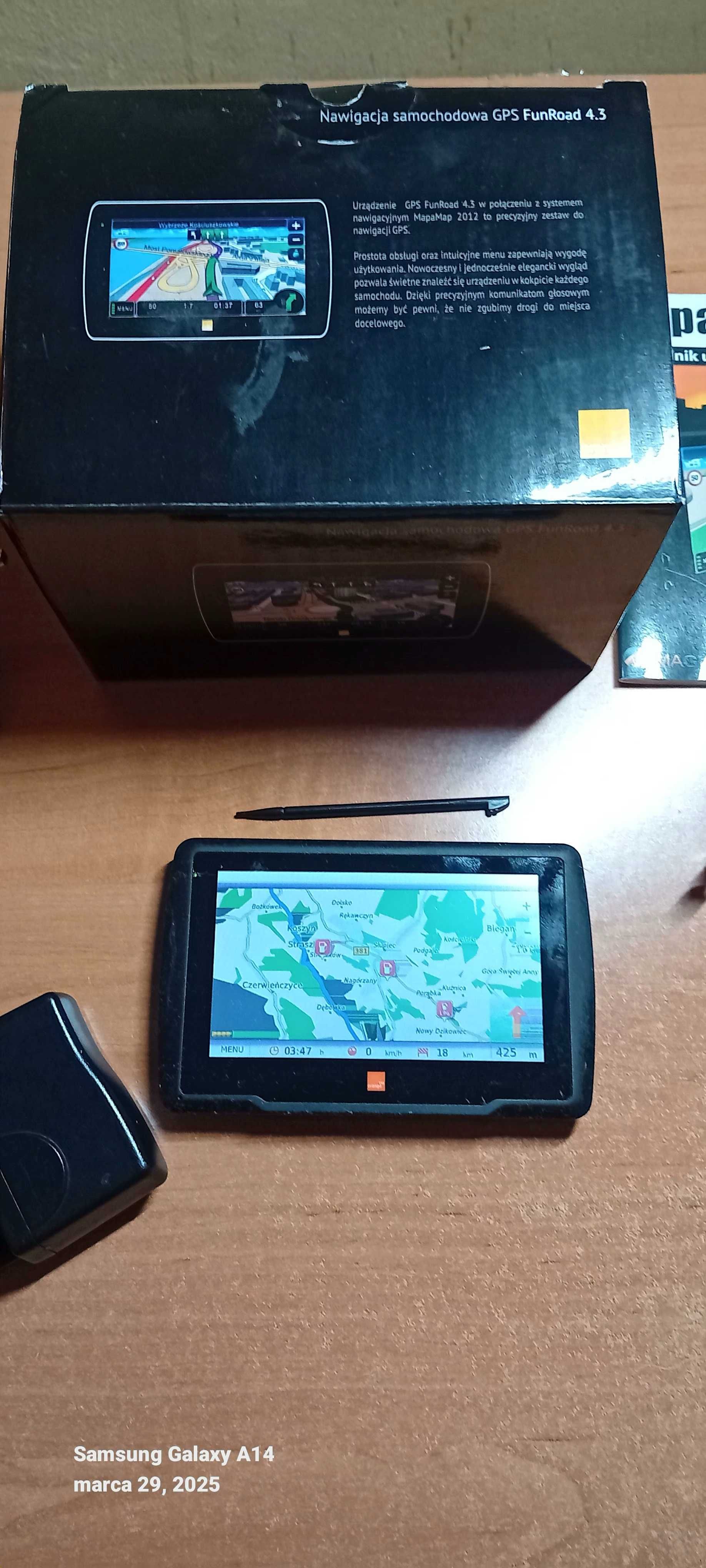 Nawigacja GPS FUNROAD 4.3 Komplet+ karta pamięci.