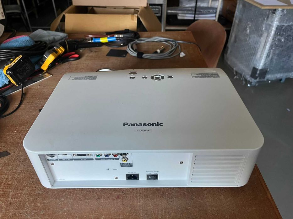 Projetores Panasonic PT-AX100 - 2 UNIDADES