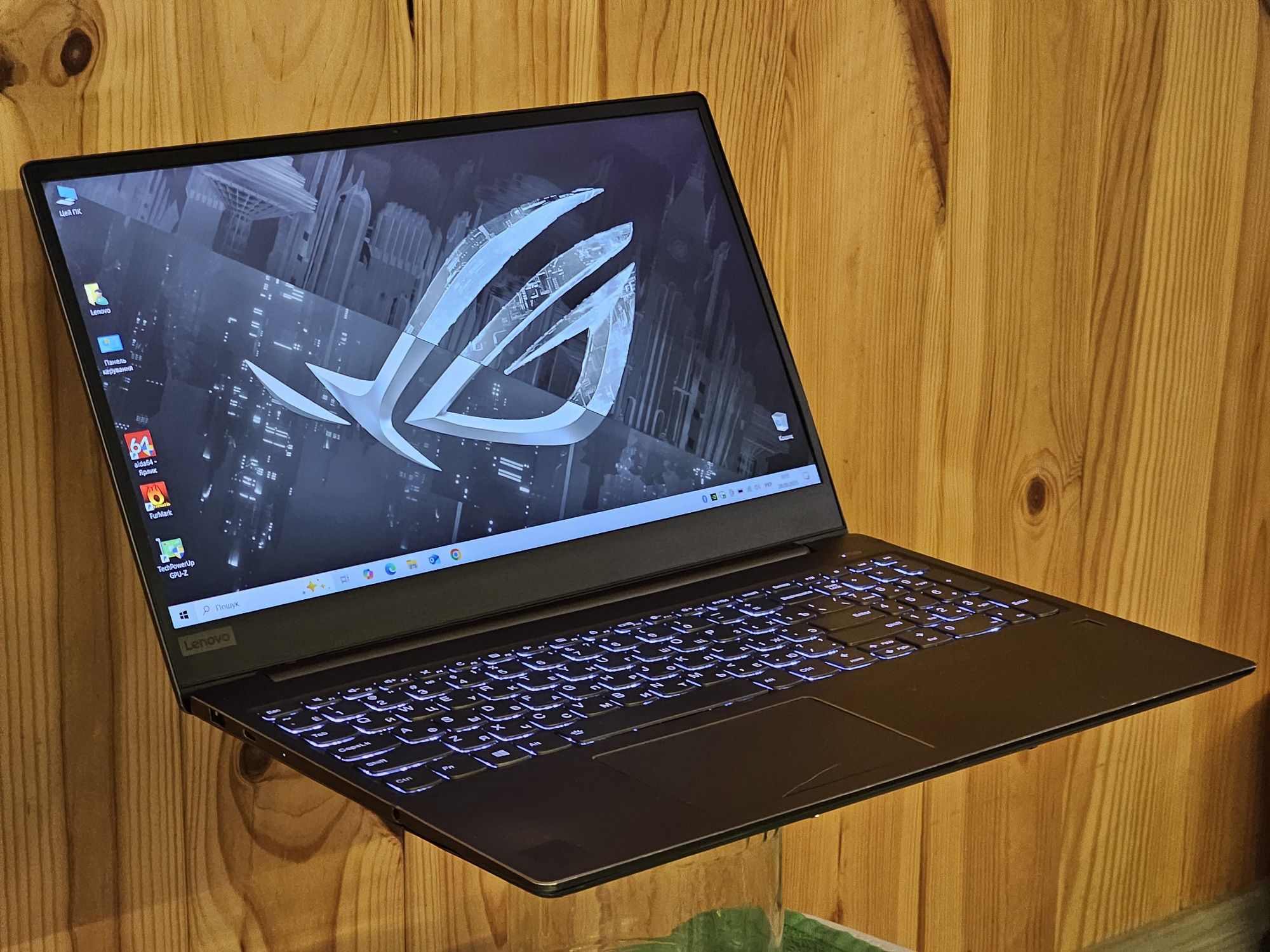 Lenovo 15.6"/i5 7300H/GTX 1050Ti 4GB/ RAM 20GB/SSD 256GB