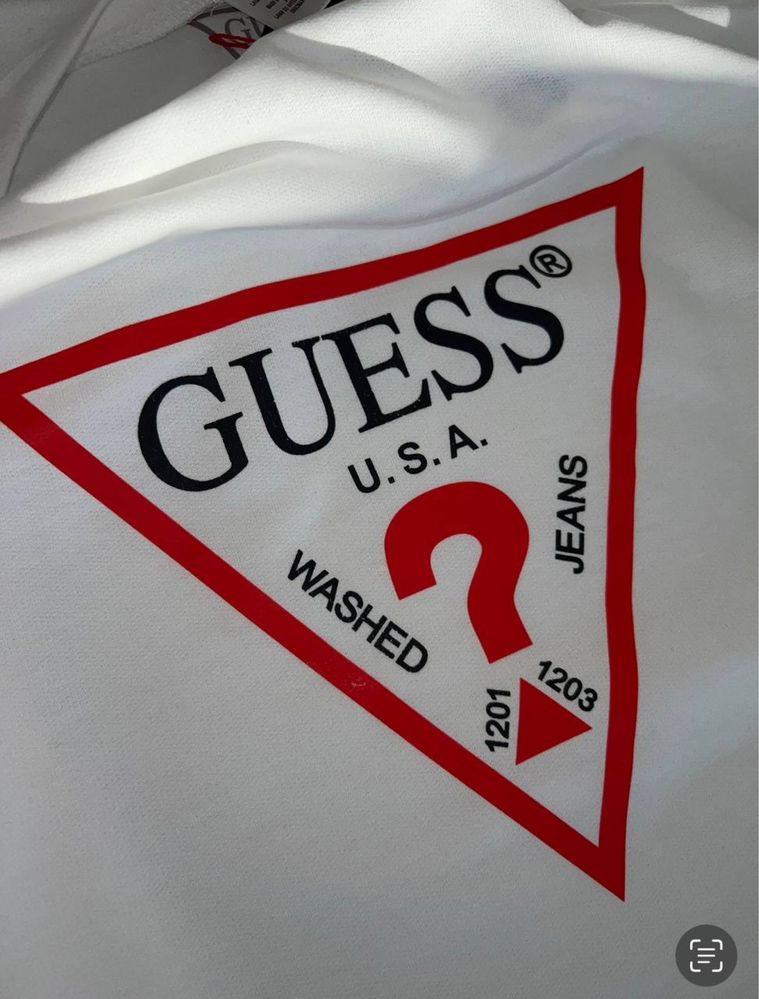 Новый костюм Guess с шортами