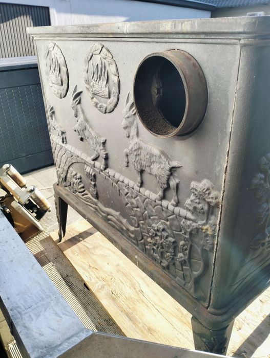 Duży żeliwny piec kominek taki jak jotul 118