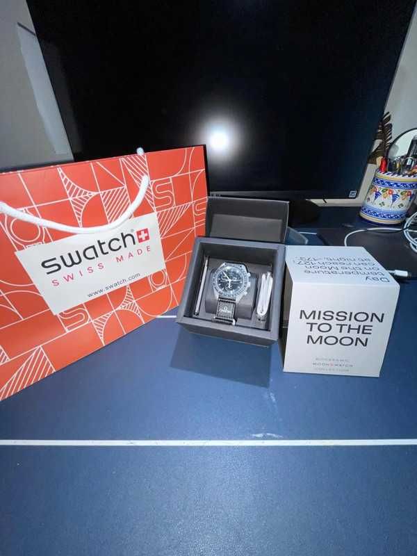 Omega x Swatch SO33M100 Mission to the Moon - Srebrny design lunarny