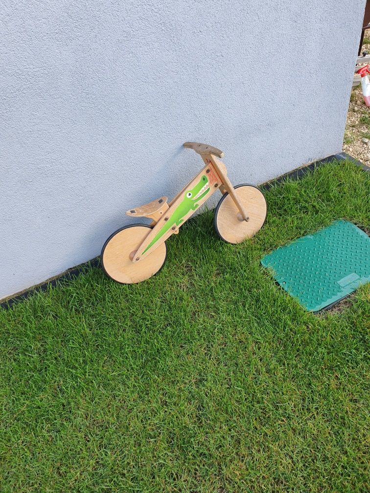 Drewniany rowerek biegowy