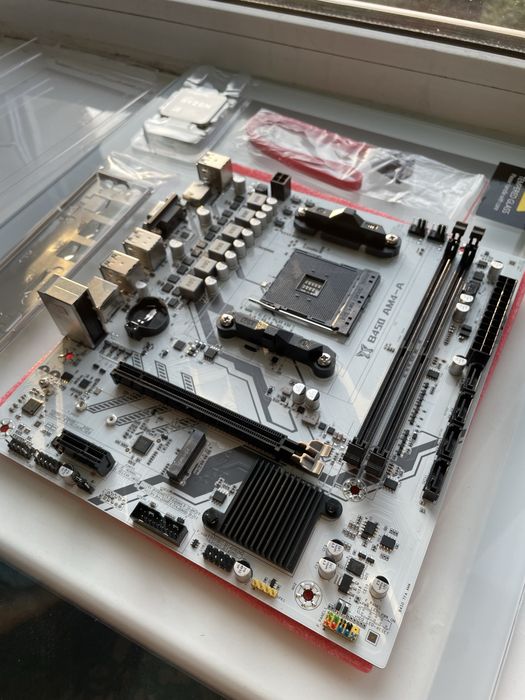 Абсолютно нова материнська плата B450 AM4