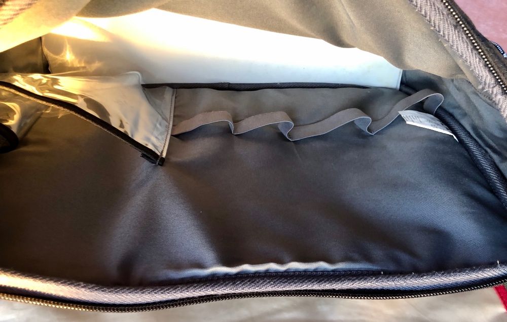 Saco muda e porta fraldas de viagem fraldario