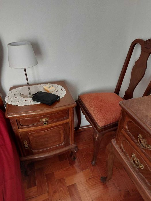 Mobília de Quarto Vintage Queen Anne