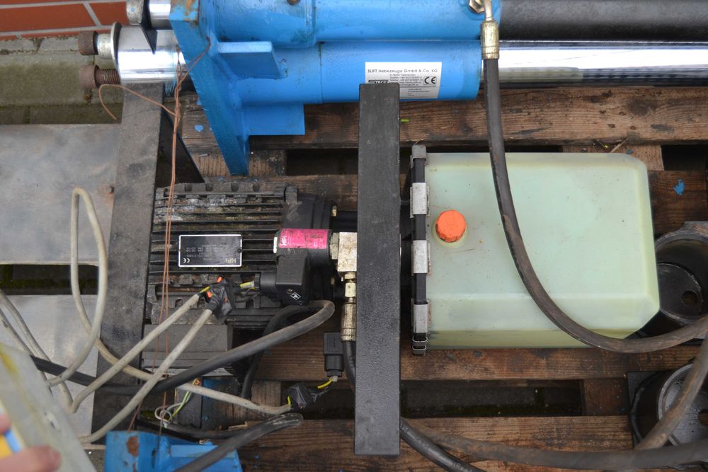 Podnośnik podposadzkowy Slift 3,5t 3500kg stemplowy podnosnik najazd