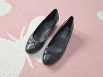 Buty czarne czółenka skórzane na koturnie Janet D. Deichmann r. 41