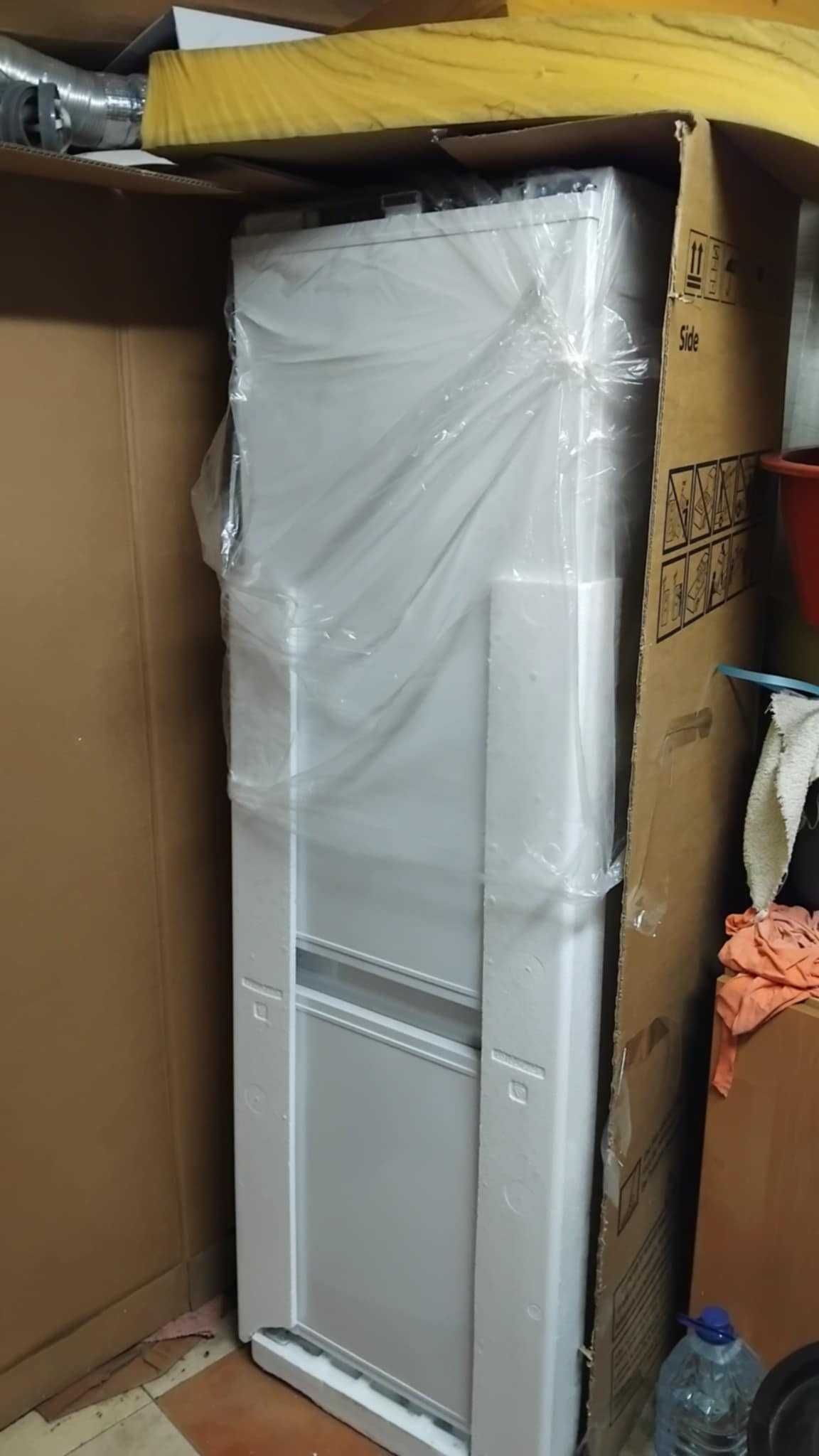 Frigorífico Combinado Encastre TEKA CI3 350 (No Frost)