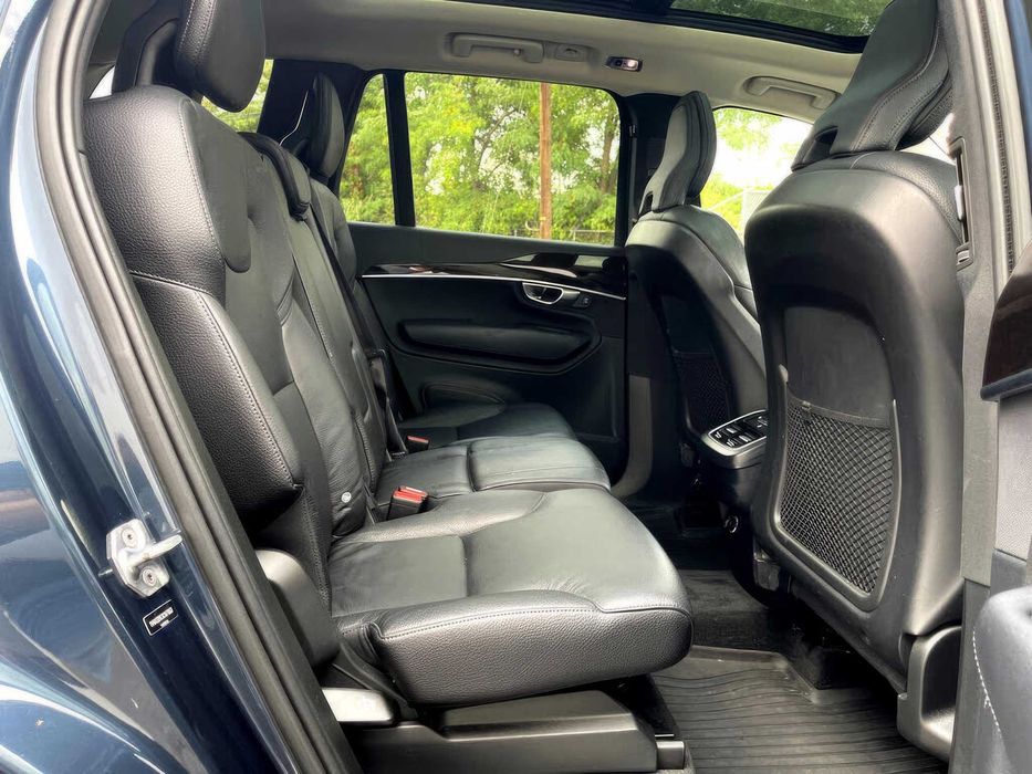 Volvo XC90      2019