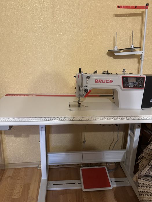 прямострочна професійна Швейна машинка BRUCE R4000 B-DQ