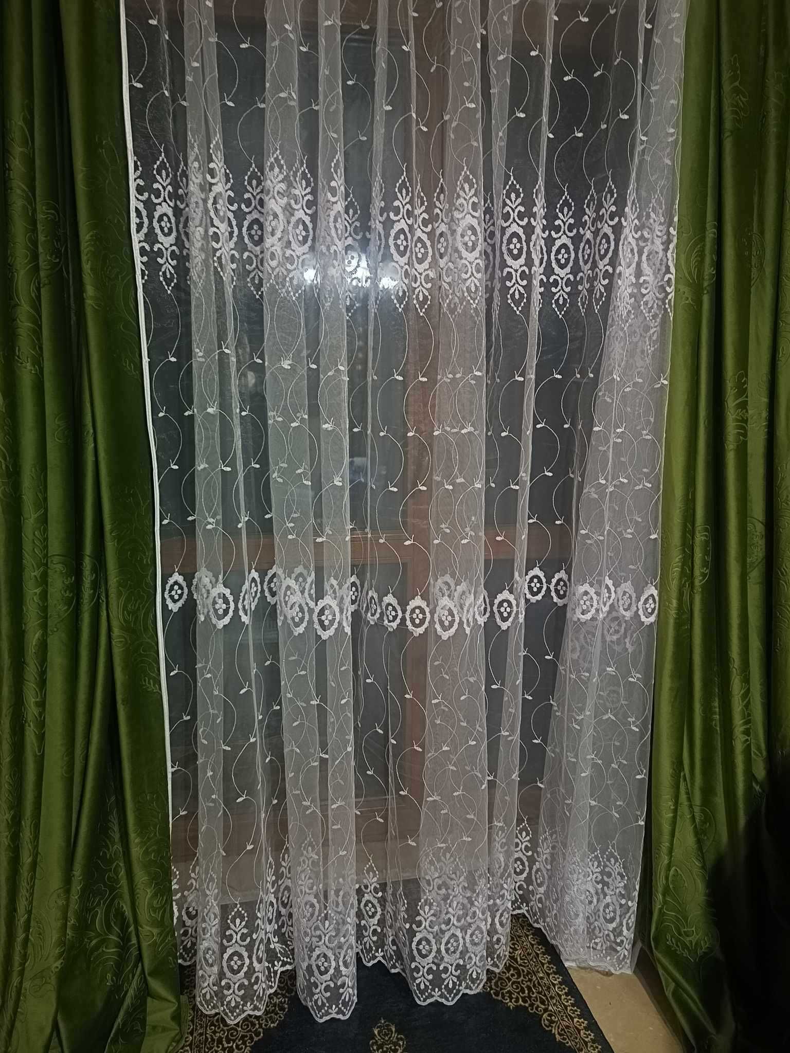 firanka GOTOWA, na tasmie 250x500 biała,haft,turecka BEZ PRAS.