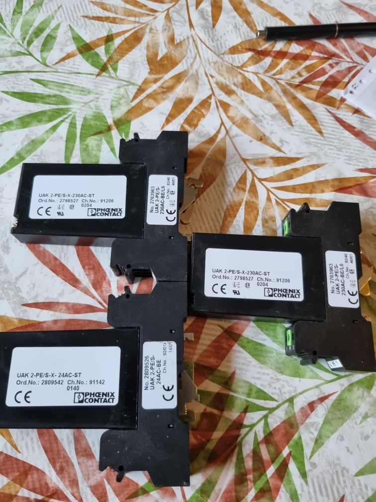Phoenix Contact UAK 2-PE/S-X-230AC-ST.