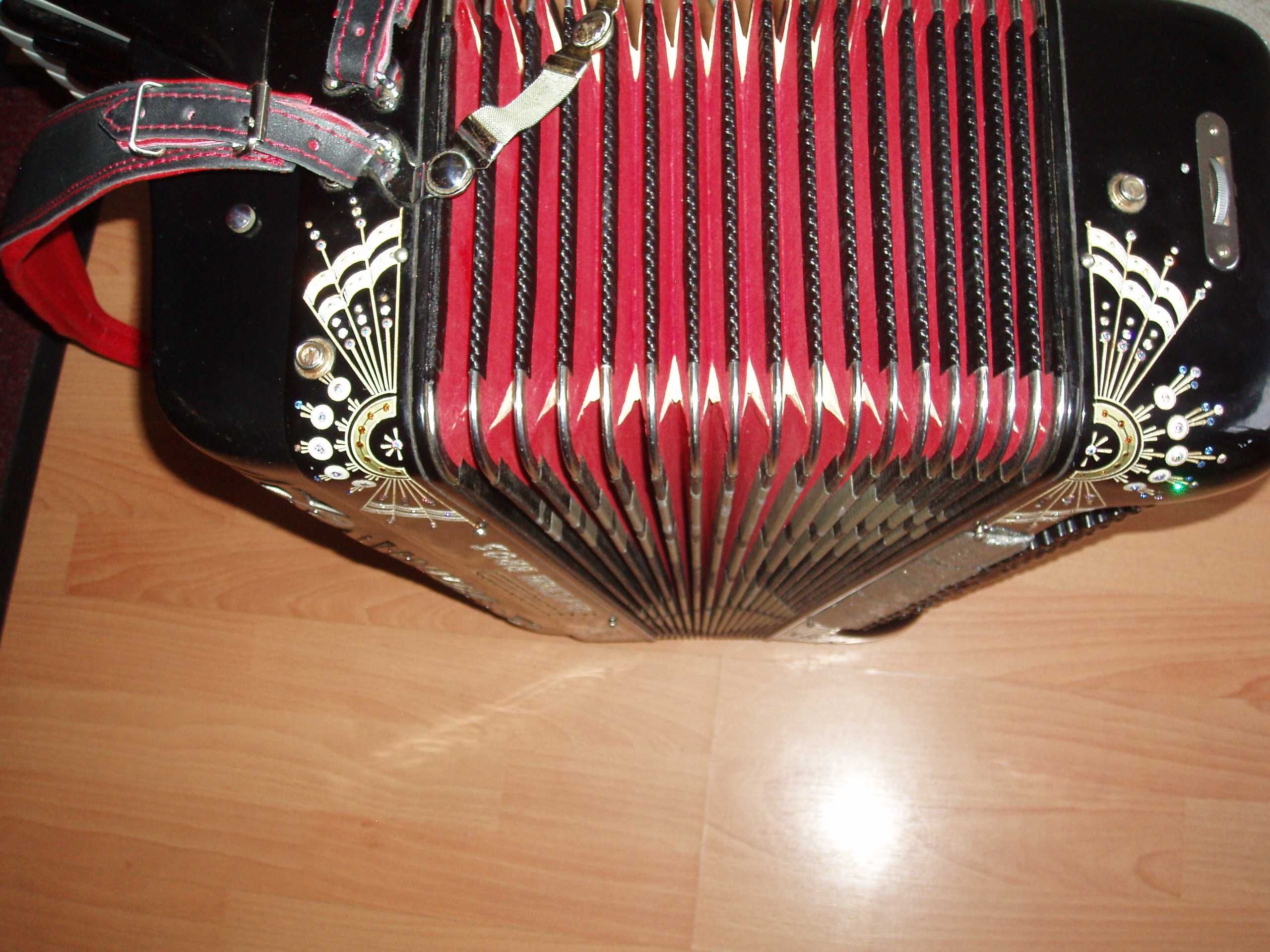 Akordeon włoski 120 b