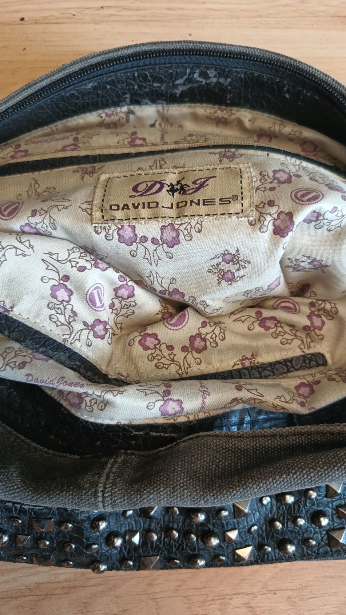 David Jones. Ciekawa i modna torebka. Okazja.
