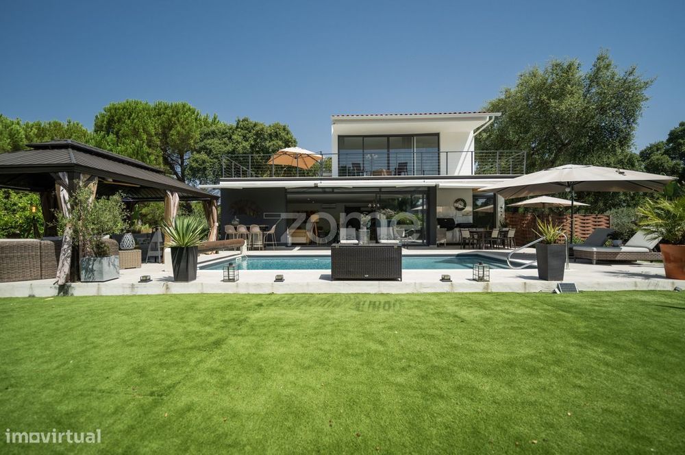 Moradia T4, piscina, terraços, jardim, junto ao Golfe, VN Sto. Este...