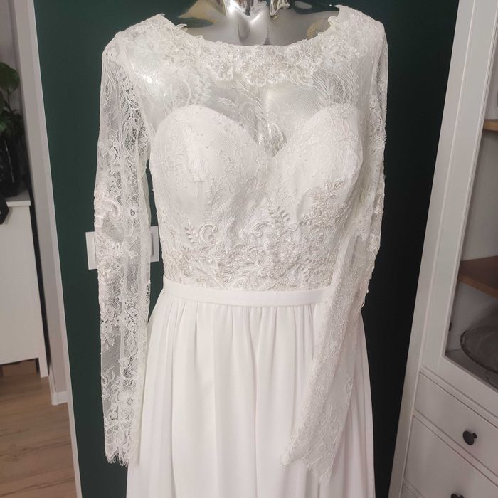Suknia ślubna  z długim rękawem