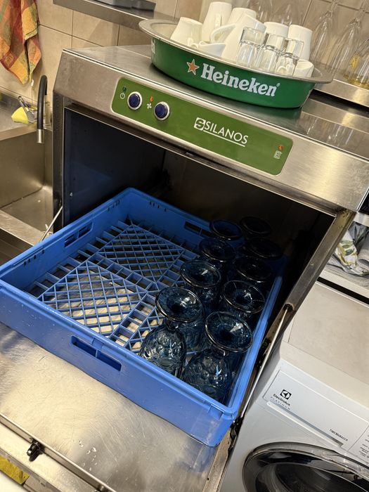 Продається професійна посудомийна машина Silanos