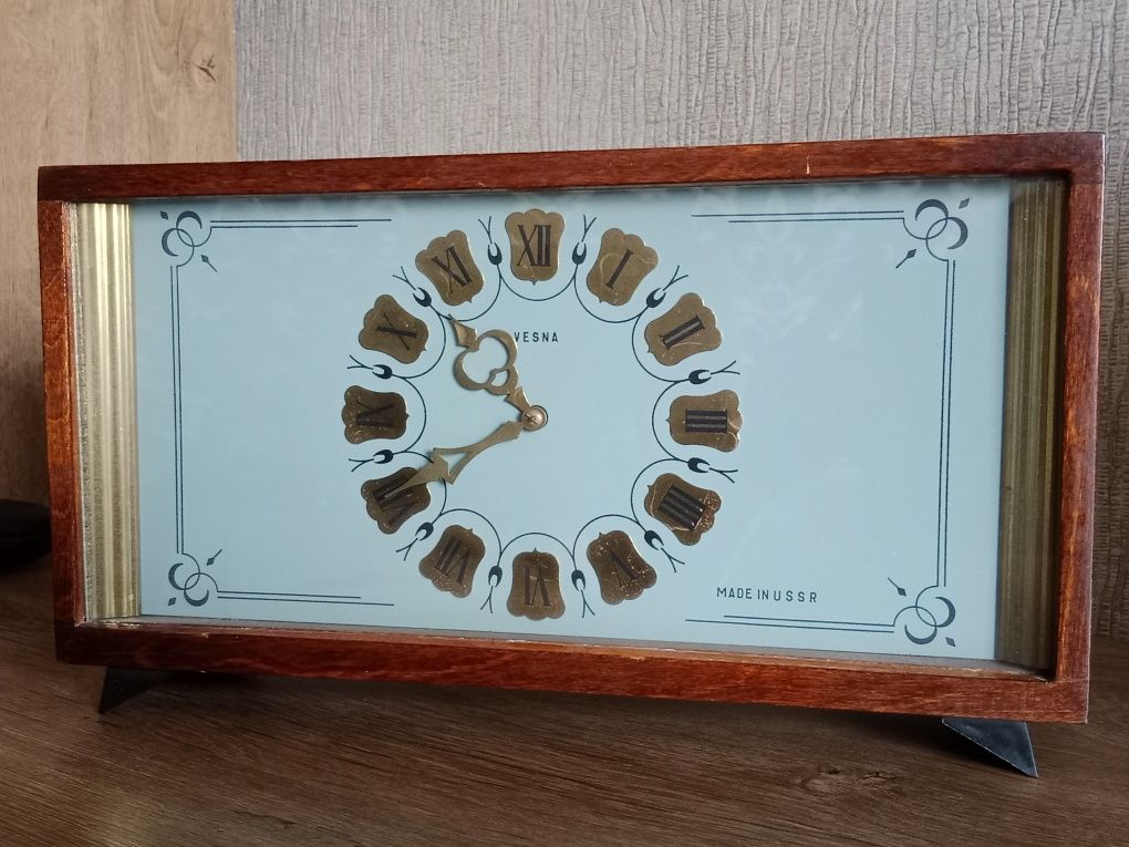 Zegar vintage salonowy Vesna