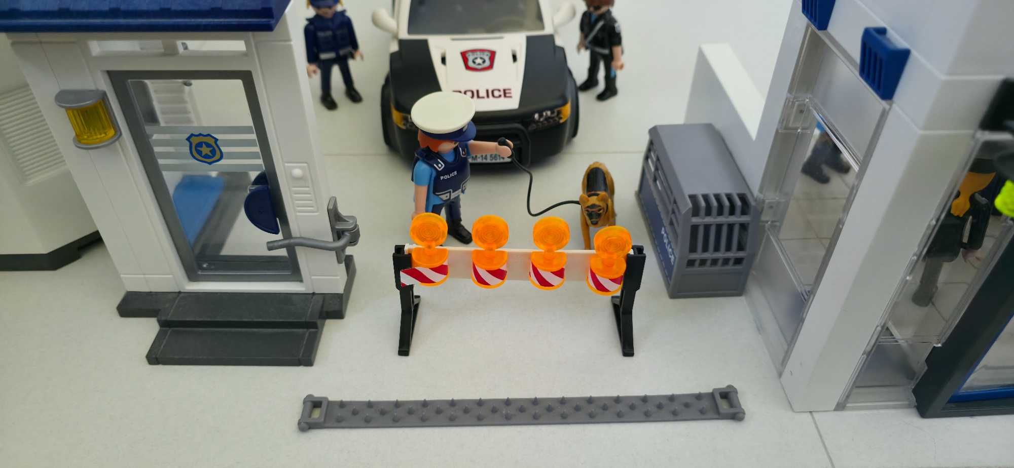 PLAYMOBIL 2 ZESTAWY Komisariat Policji z Więzieniem Posterunek Policji