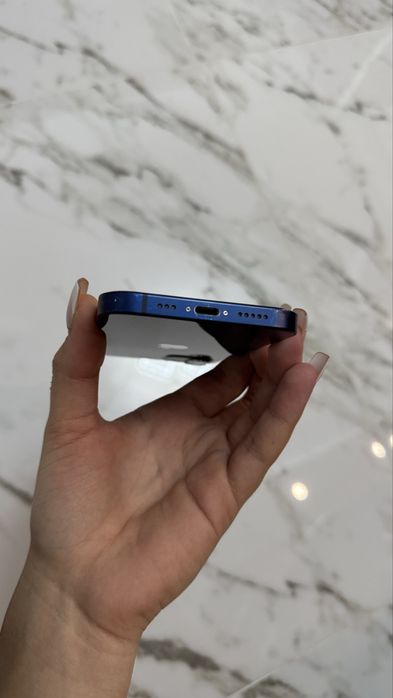 Айфон 12 64GB синього кольору