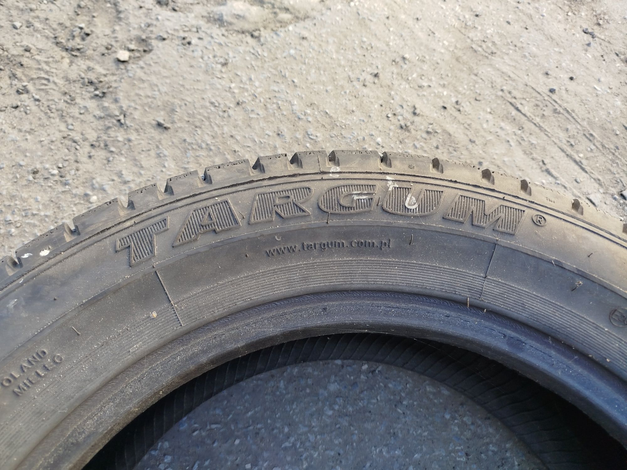 Opony zimowe 235/65R18