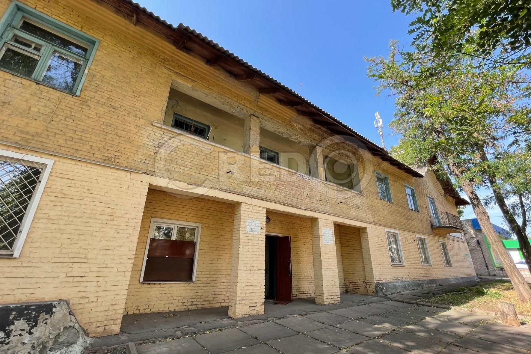Продаж окремо розташованої 2-х поверхової будівлі, вул. Шостаковича