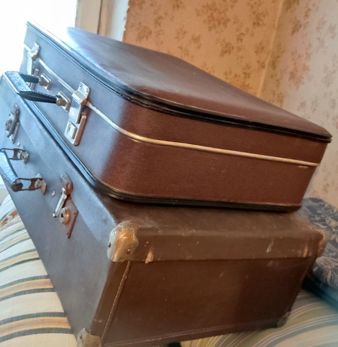 Чемодани. Ретро.