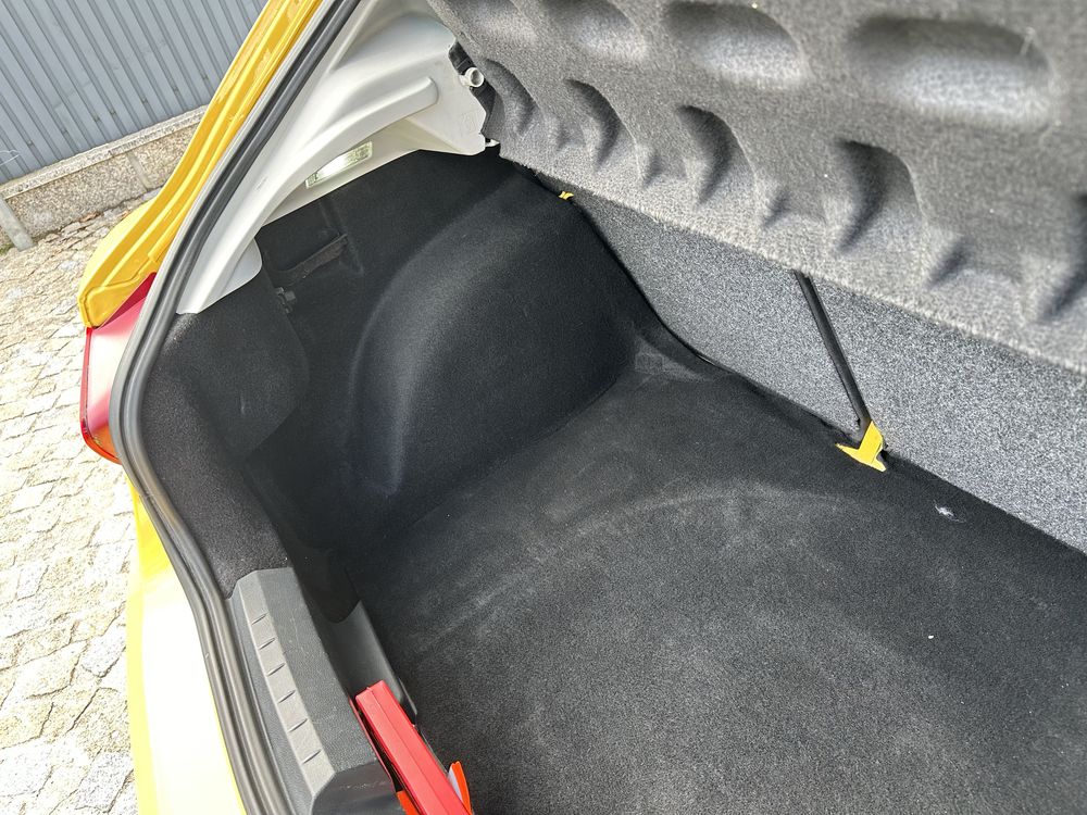 Seat Ibiza 1.4 Sport  Amarelo Usado Coupe