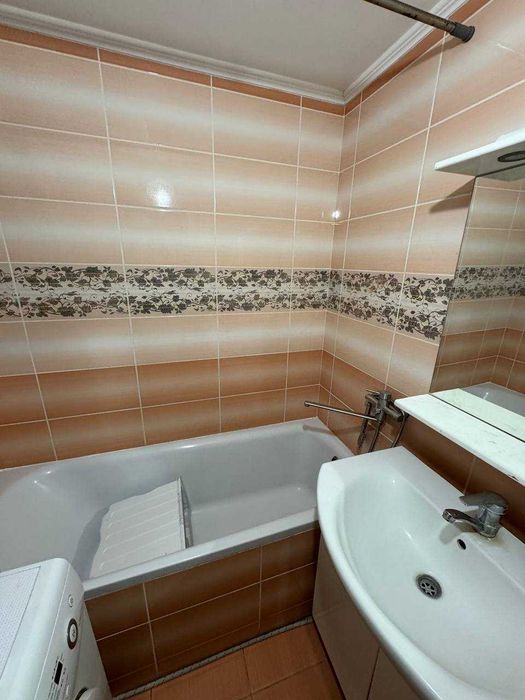 Квартира на Виставці з ремонтом, все залишають