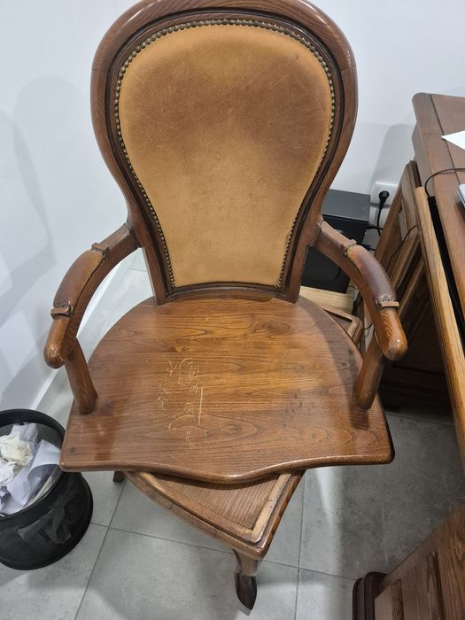 Secretaria e cadeira