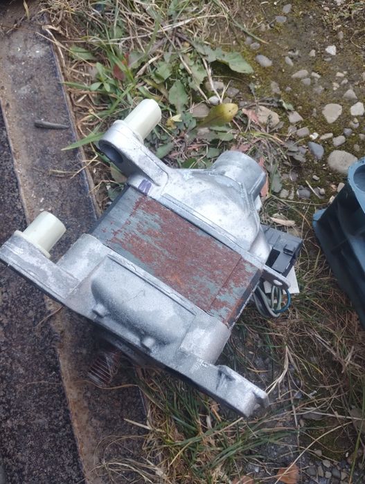 Двигун пральної машини whirlpool