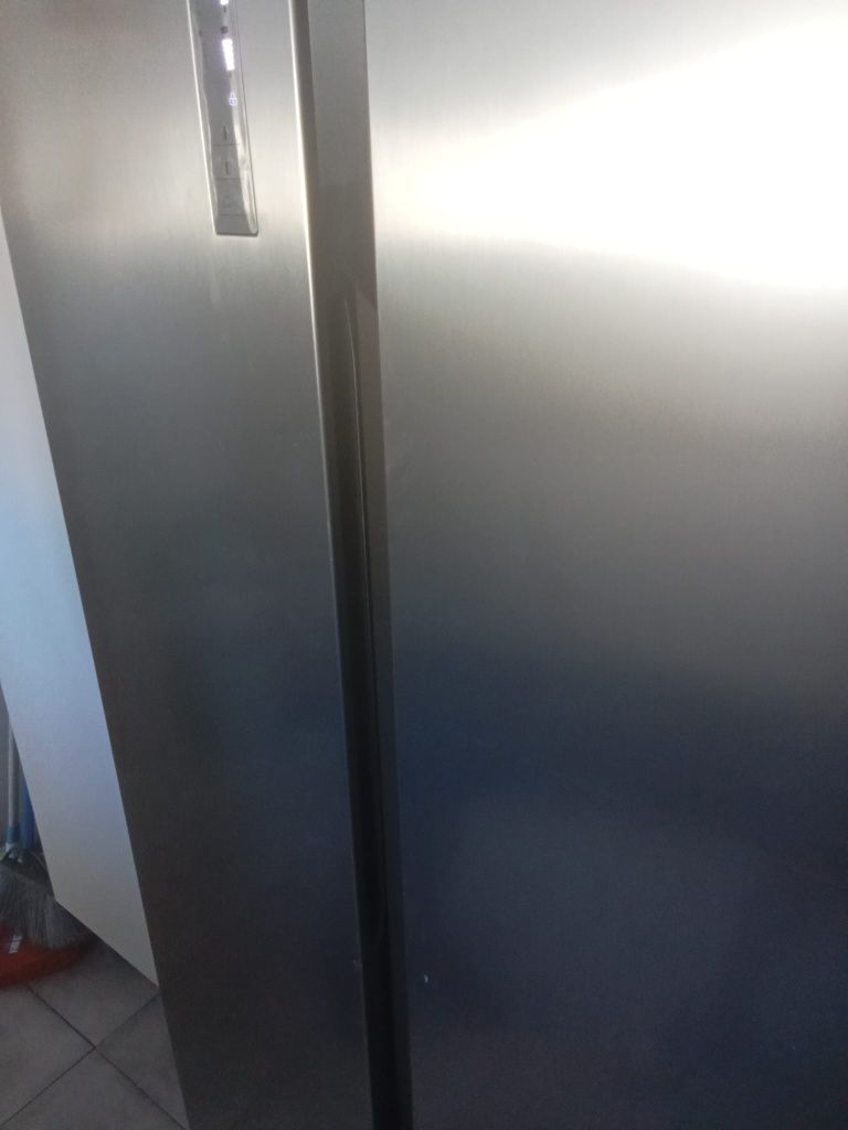 Frigorífico americano hisense RS670N4HC2