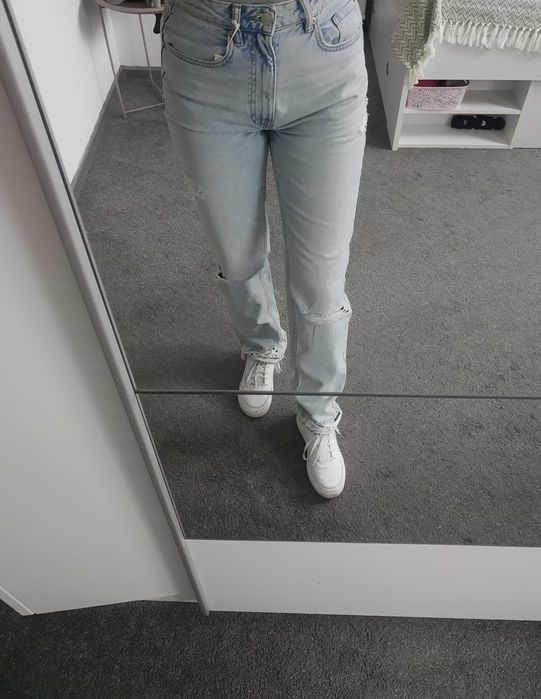Nowe jeansy straight z wysokim stanem S