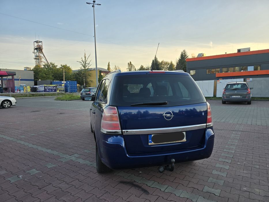 Ładny Opel Zafira 7os 1.8 - długie opłaty, do jazdy
