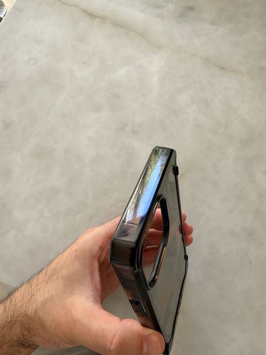 Capa UAG Plyo Preta/Bronze - iPhone 15 Pro Max