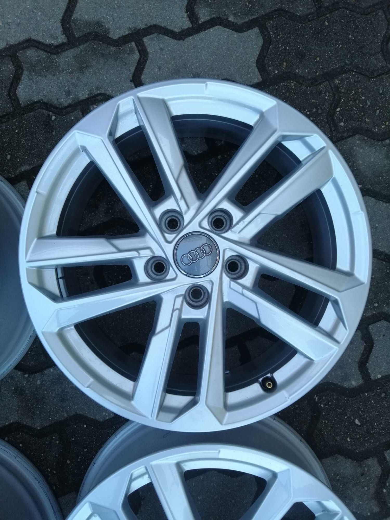 Felgi aluminiowe 5 x 112 R 17 Alufelgi oryginalne Audi Jak Nowe Vw