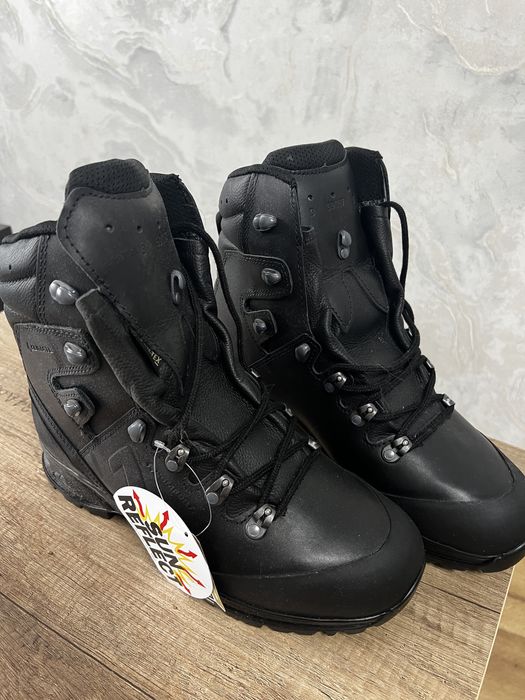 Трекінгове взуття