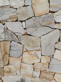 Kamień elewacyjny gnejs miodowy 1-3 cm / kamień nieregularny