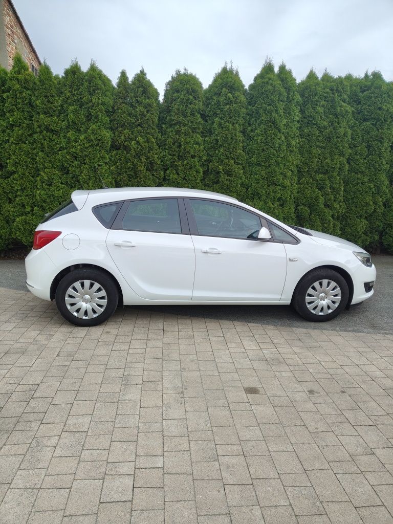 Opel Astra J 1.4 turbo 2015 r.