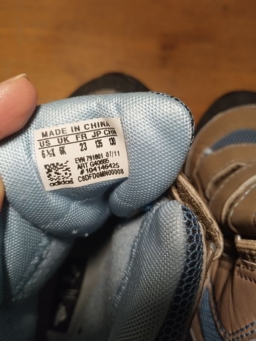 Демісезонні черевики Adidas на хлопчика 23 р.