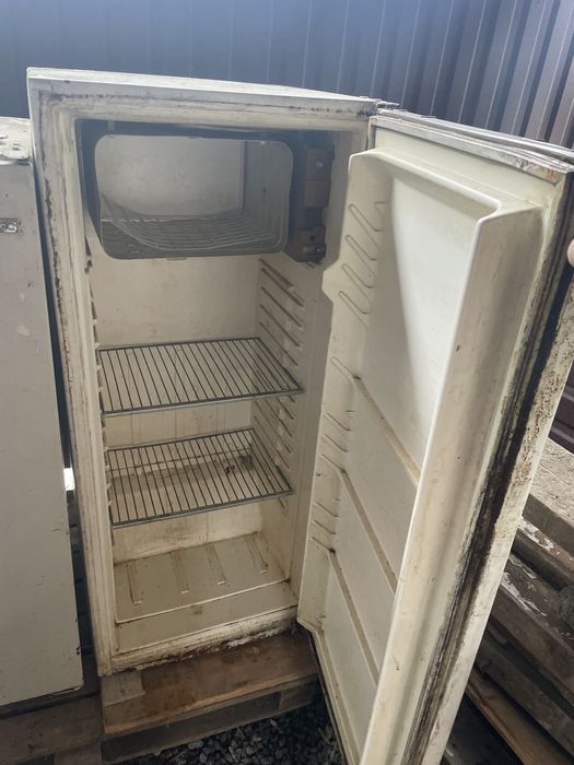 Робочі холодильники! Безкоштовна доставка!