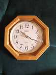 Zegar Vintage w drewnianej obudowie " CONSTANT " z lat 80 tych XX w