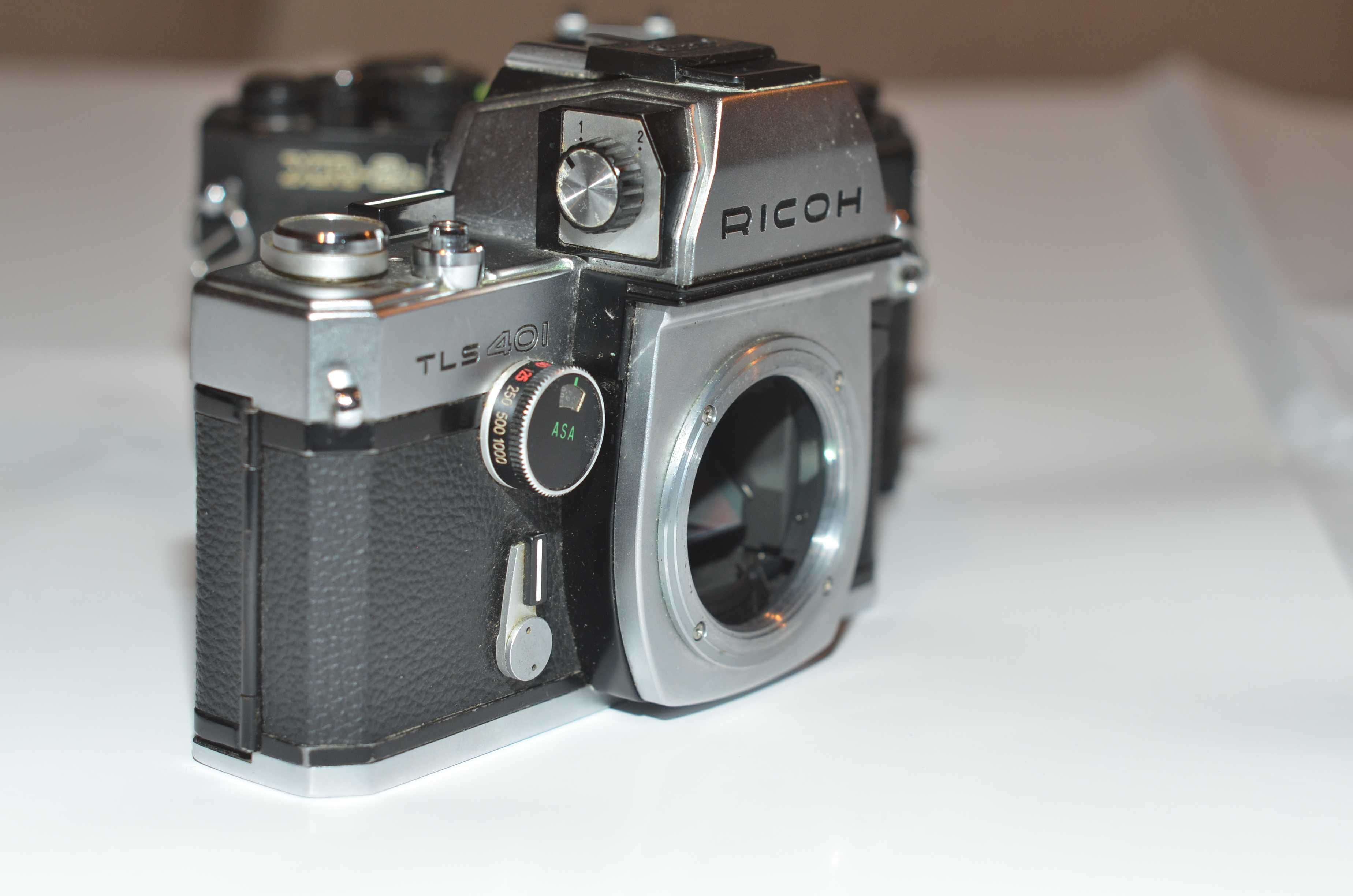 Ricoh TLS 401 - podwójny wizjer