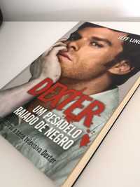 Livro Dexter - Um Pesadelo Raiado de Negro