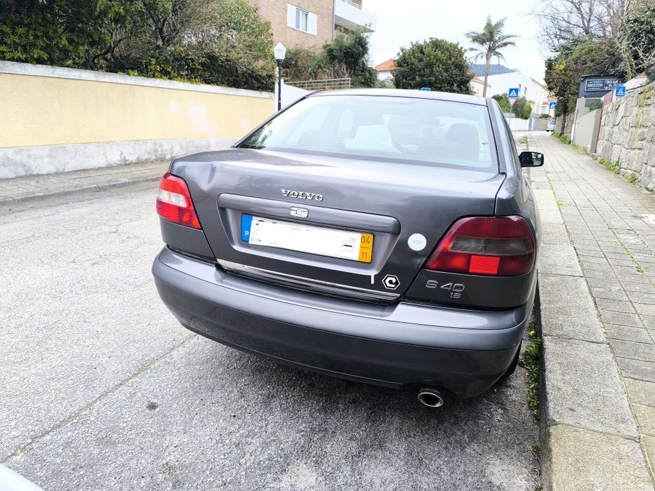 Volvo S40 cinzento 2004