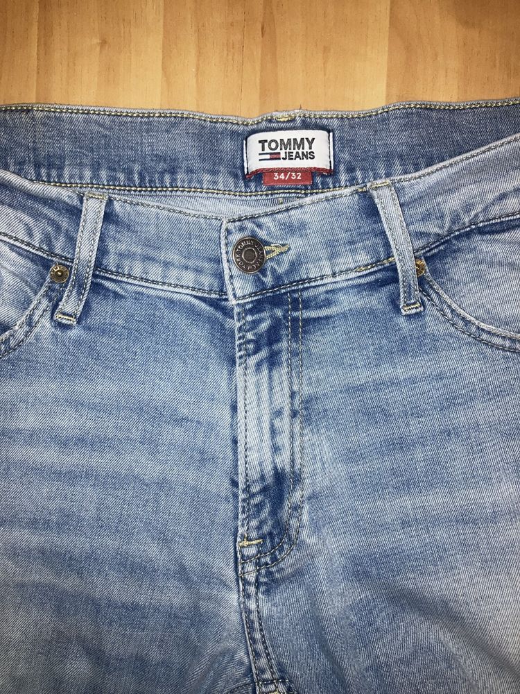 Męskie jeansy Tommy Hilfiger DM0DM05847
