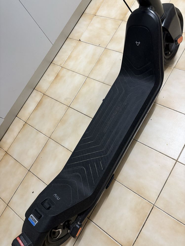 Vendo trotinete elétrica NIU KQI 3 SPORT