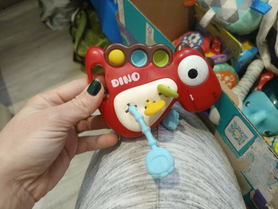 Książeczki, zabawki dla maluszków uzywane