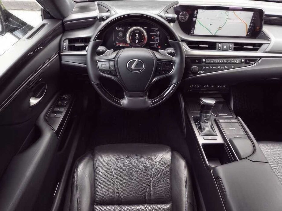 Lexus ES 350      2019